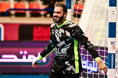 "بيع نهائي".. يلا كورة يكشف تفاصيل انتقال كريم هنداوي حارس الزمالك لفيتسلار الألماني 